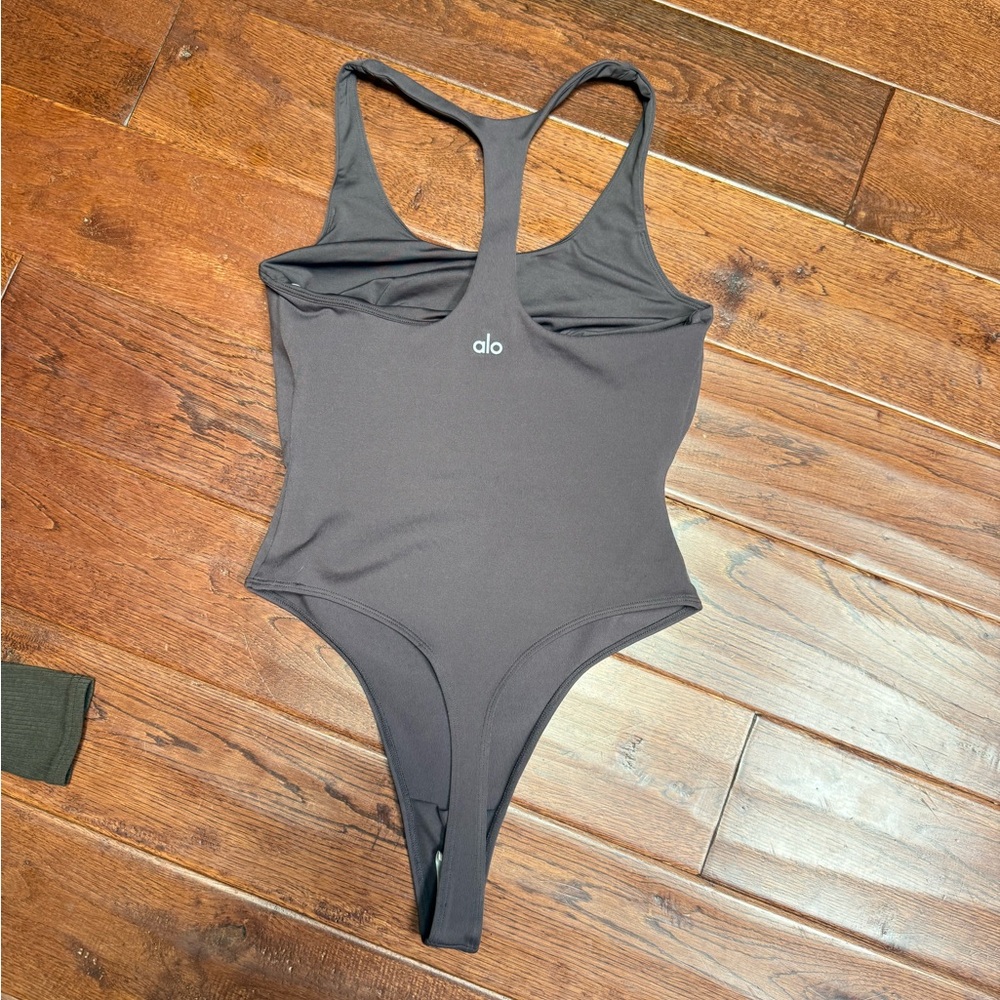 ALO Yoga sleek back bodysuit size S color Mushroom